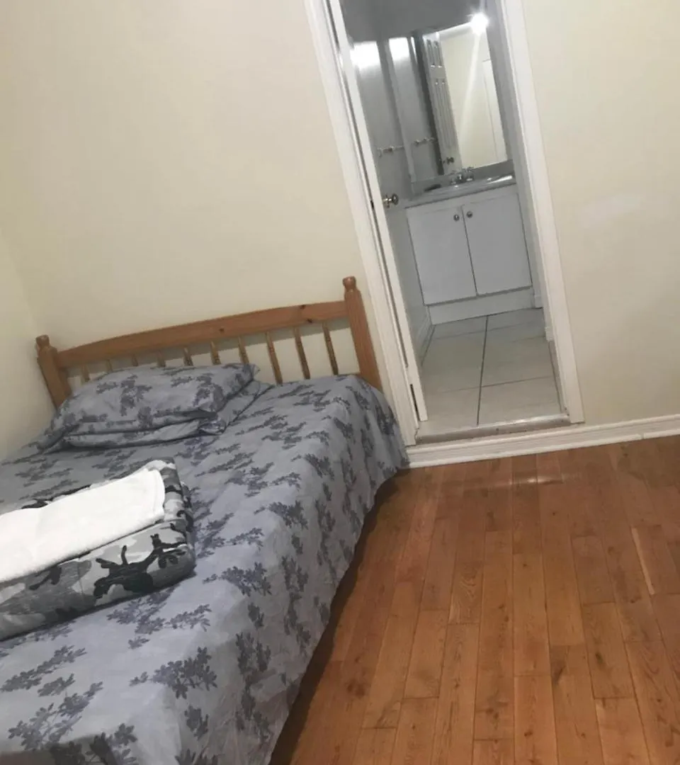 Monthly University Apartment-Elizabeth Toronto Canada