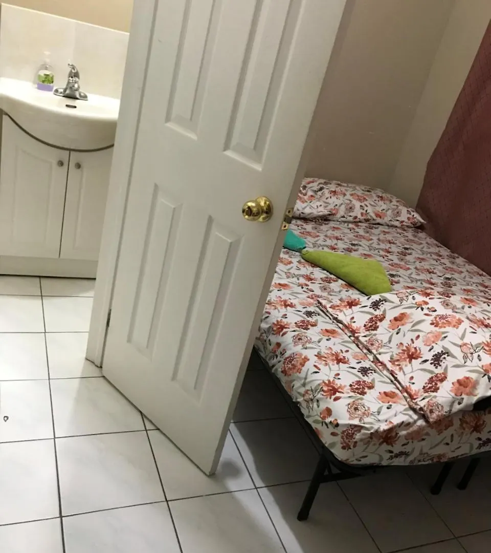 Monthly University Apartment-Elizabeth Toronto