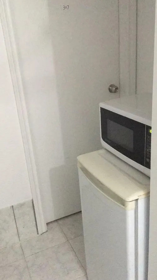 Monthly University Apartment-Elizabeth Toronto 0*,