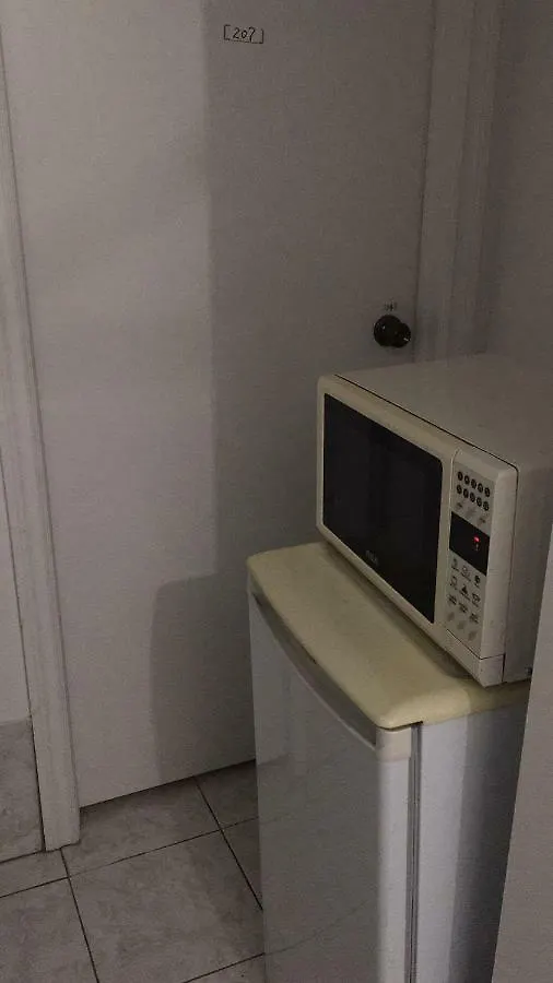 Monthly University Apartment-Elizabeth Toronto Apartment